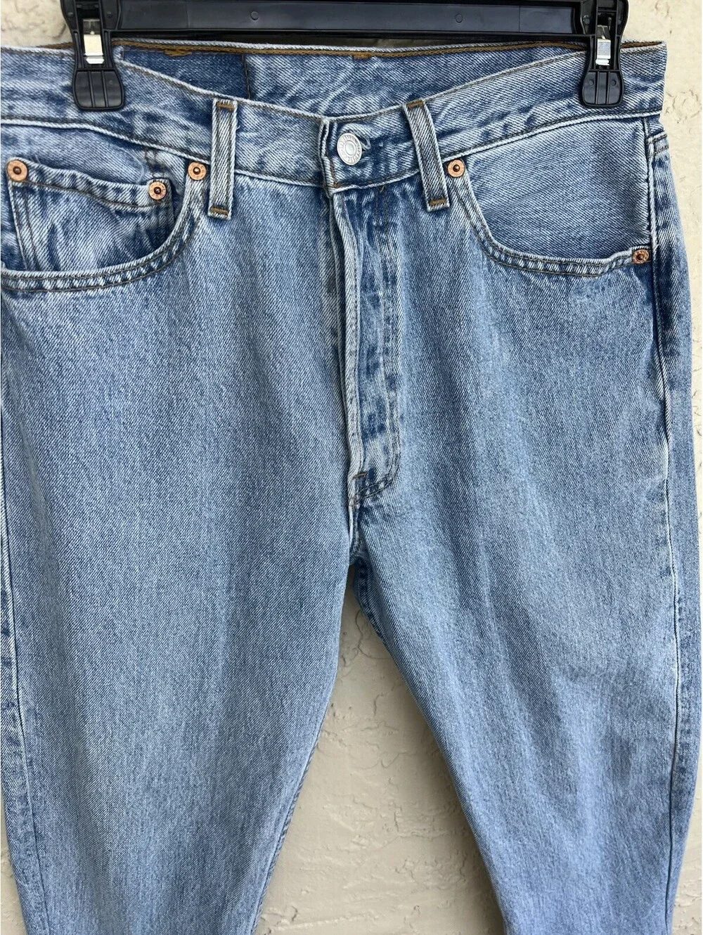Levis excellent actual